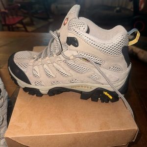 Merrell Moab 2 Vent Mid Hikers